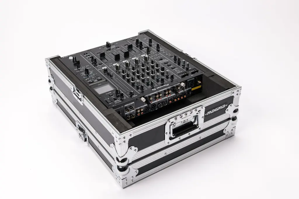 DJM-A9 rear.webp