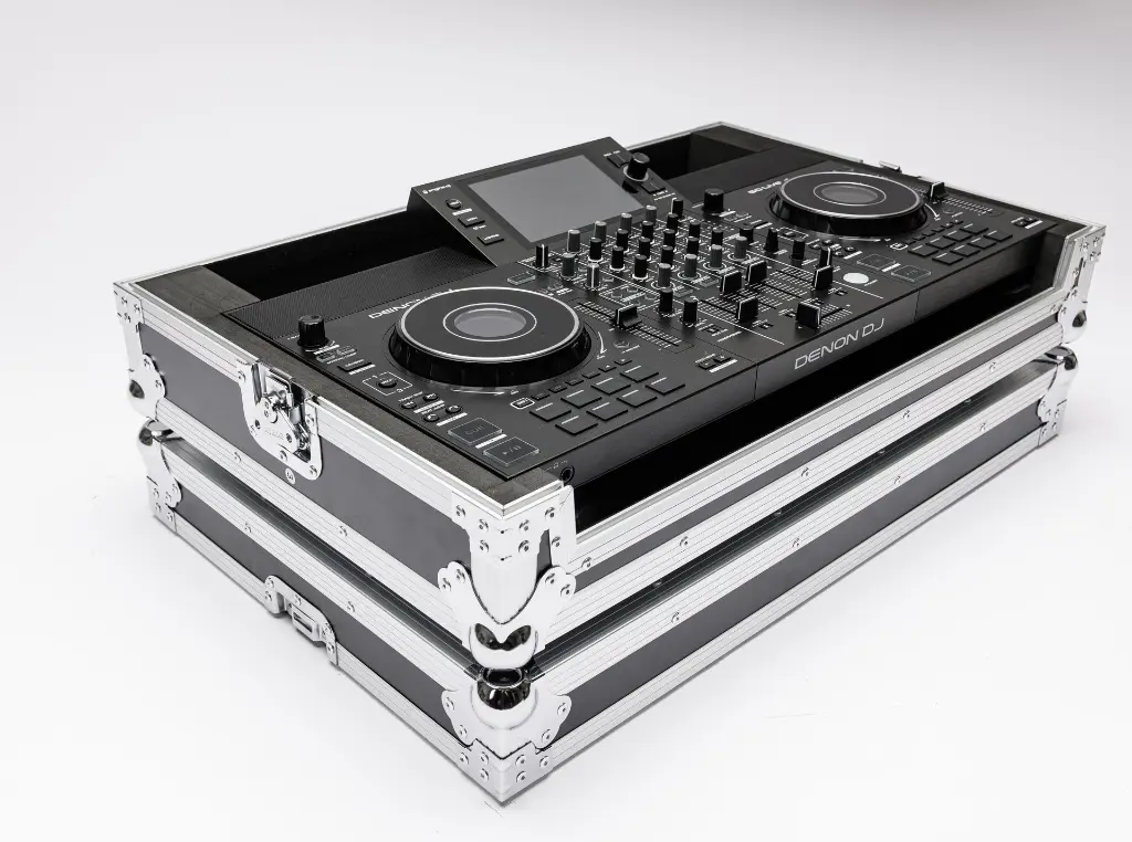 DJ-CONTROLLER CASE SC LIVE 4.webp