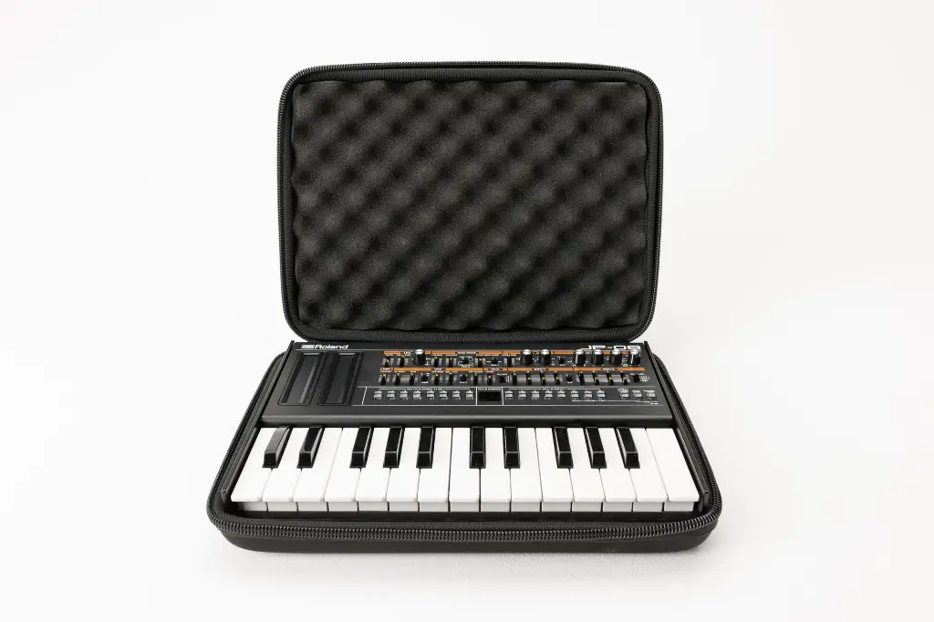 Roland-JP-08.webp