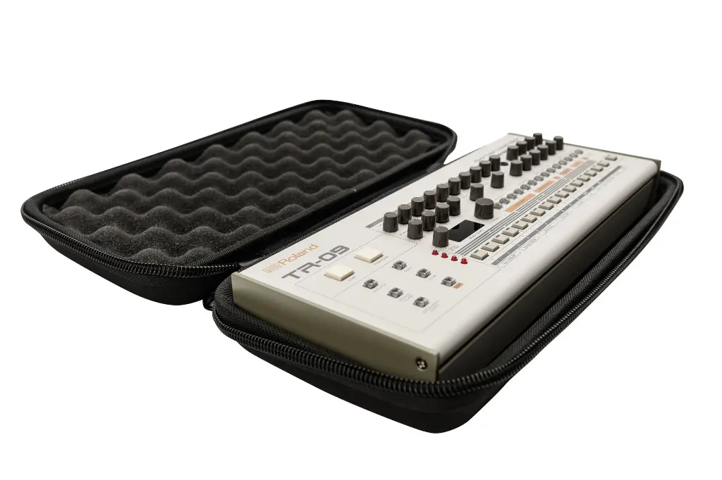 ROLAND-TR-09-FLAT.webp