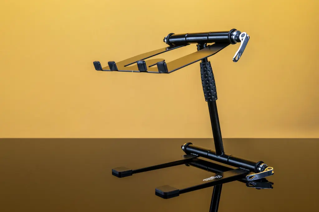 Headliner Digistand Pro Laptop Stand Black Beauty 3.webp